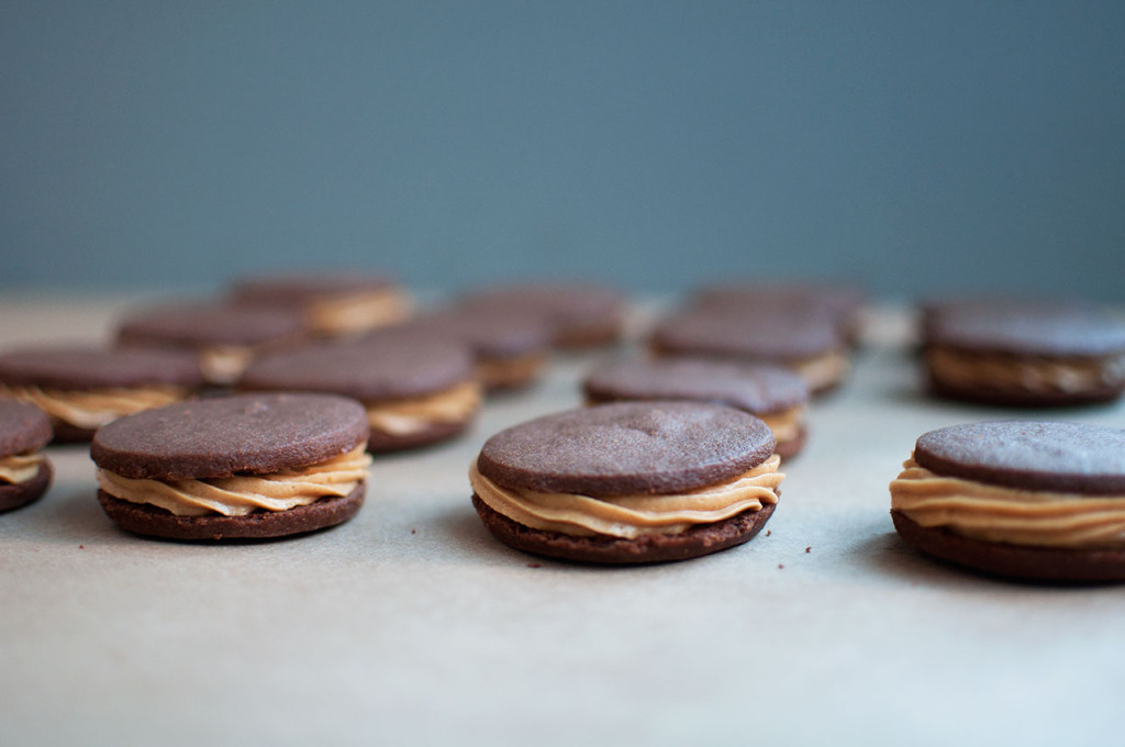 Chocolate-Peanutbutter-Cookies-6-1024x680